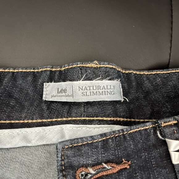 Women’s Lee Blue Relaxed Jeans with Wide Rolled Cuffs - Picture 2 of 10